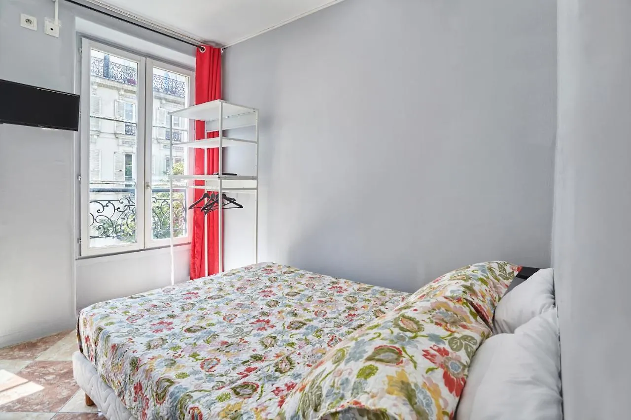 Le Petit Borda Hotel Paris 0*,