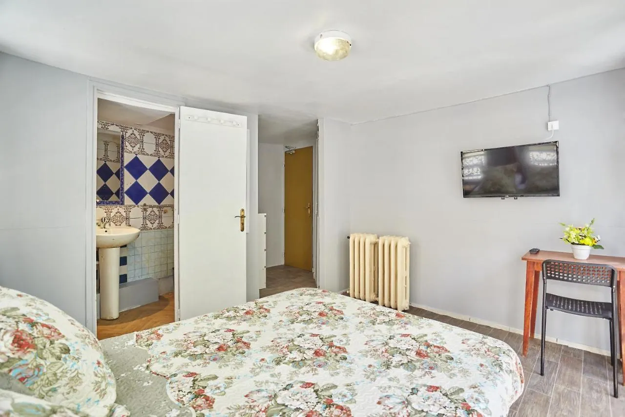 Le Petit Borda Hotel Paris