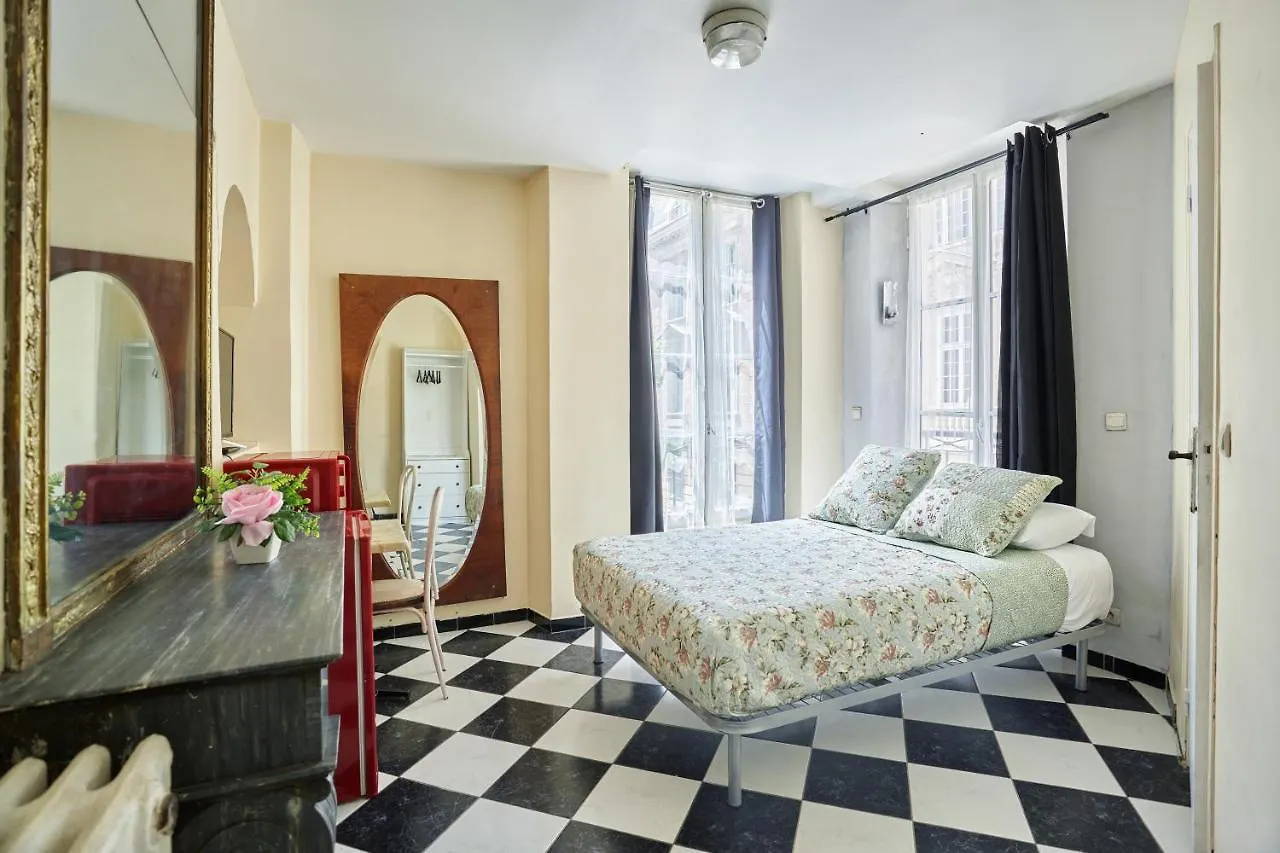 Le Petit Borda Hotel Paris France