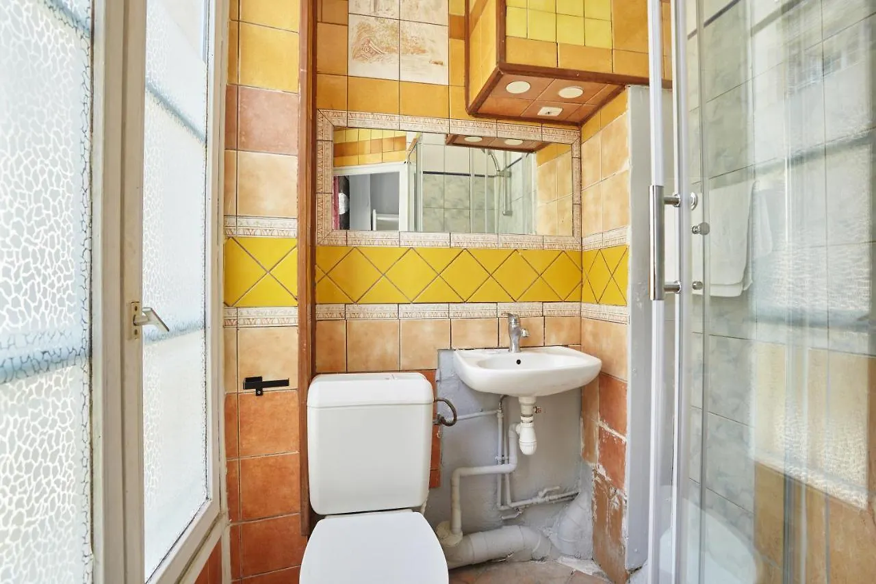 Le Petit Borda Hotel Paris France